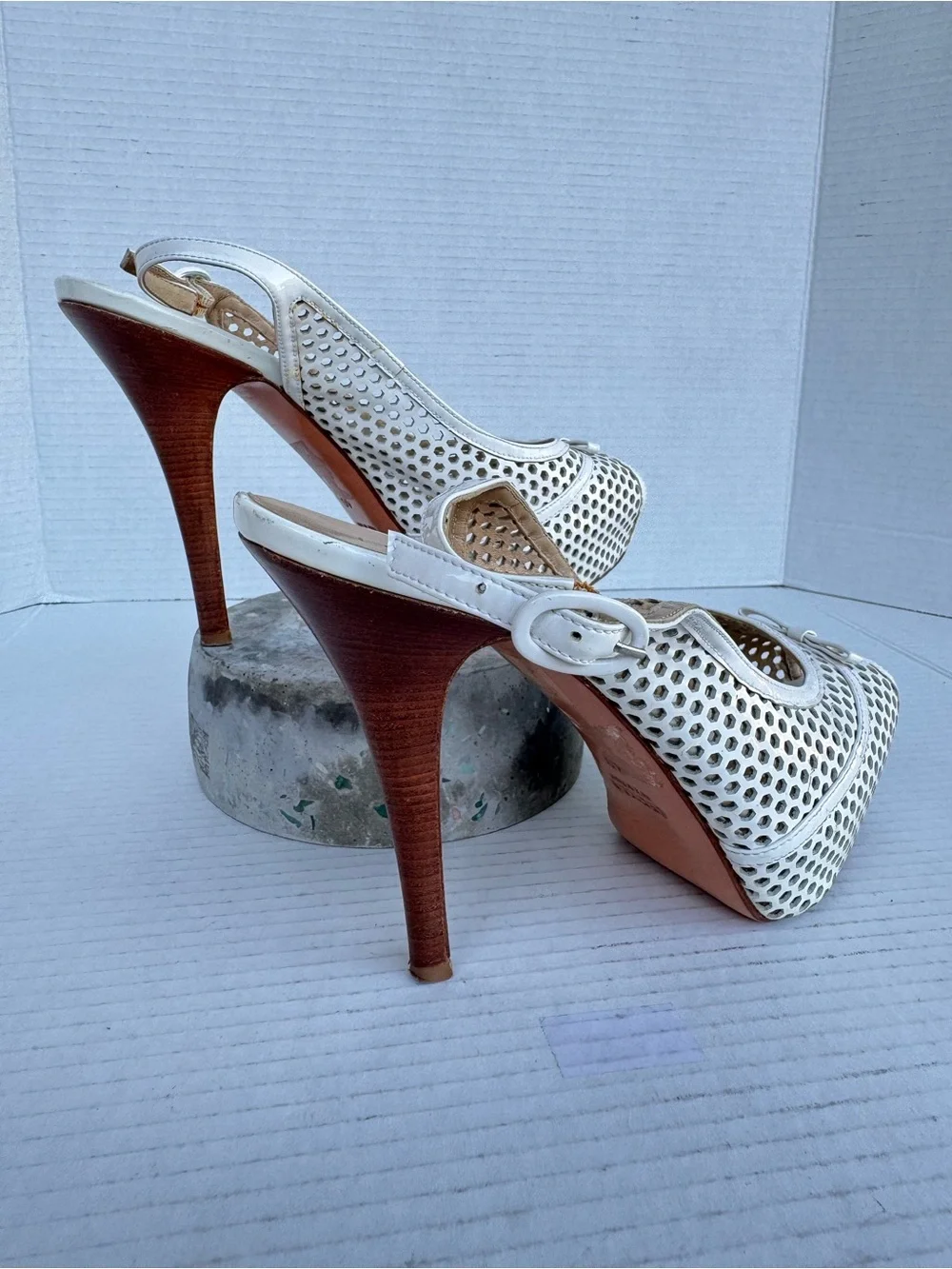 Le Silla White Perforated Leather Platform Peep Toe Heels Sz 40